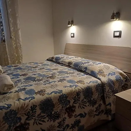 Trilocale Arco D'augusto Con Box Apartamento Aosta